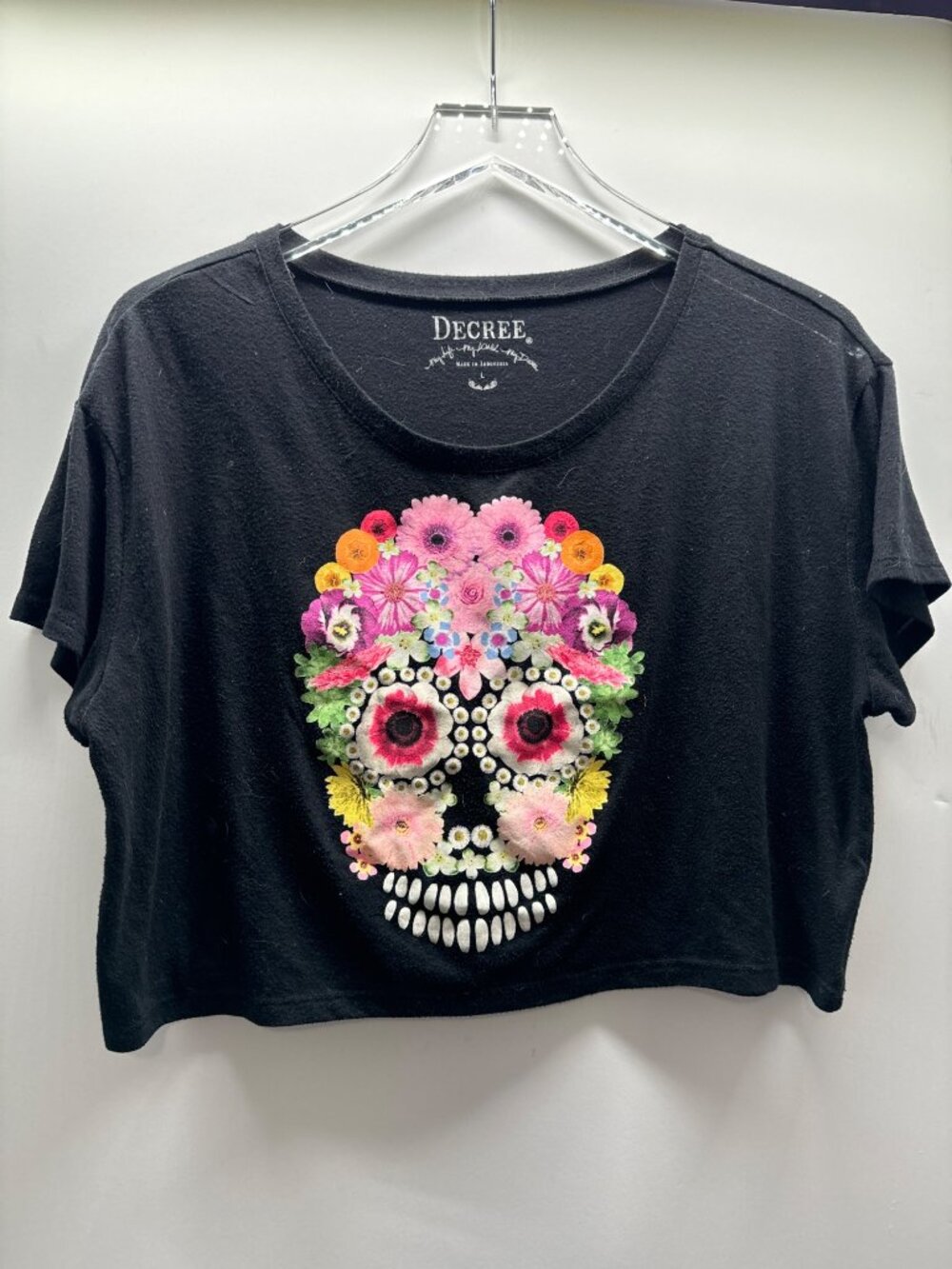 Decree Black Crop Top With Sugar Skull & Floral Graphic Womens L Casual Boho Chi